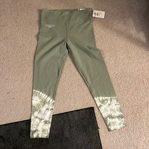 NWT Size M women DKNY TIGHTS